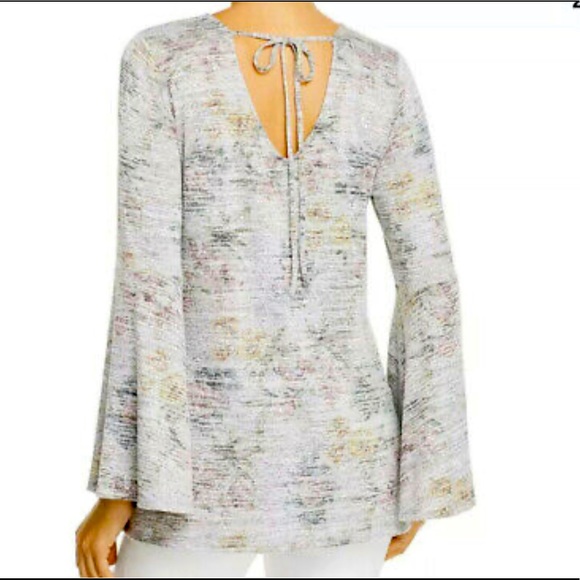 Cupio Bell Sleeve Blouse - Picture 2 of 8